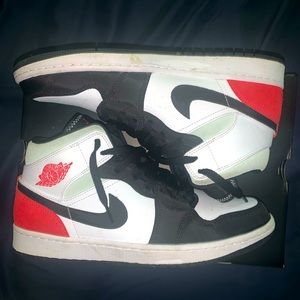 Jordan 1 Mid SE Union Black Toe
